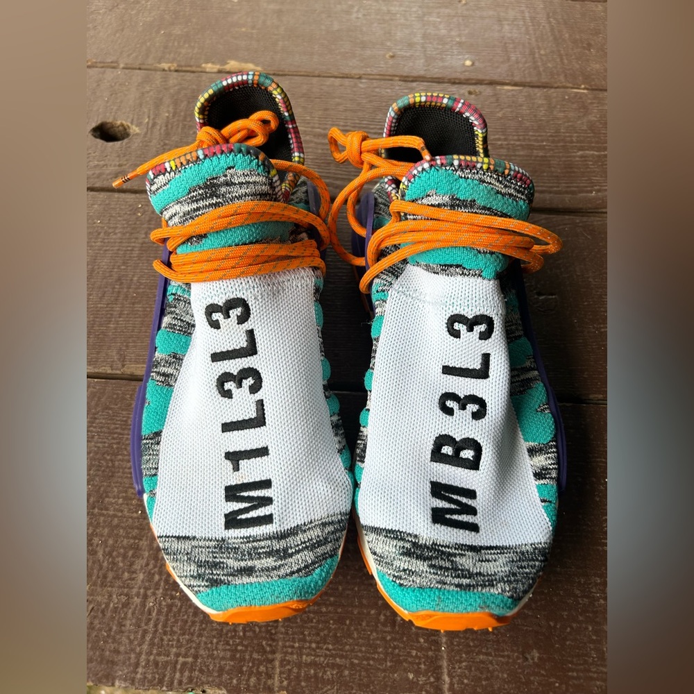 PHARRELL WILLIAMS SOLAR HU NMD
"Solar Pack M1L3L3"